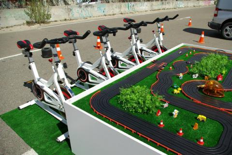 Фото Автогонки на велотренажерах
