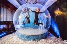 Фото Фотозона «Снежный шар» (прозрачная полусфера)